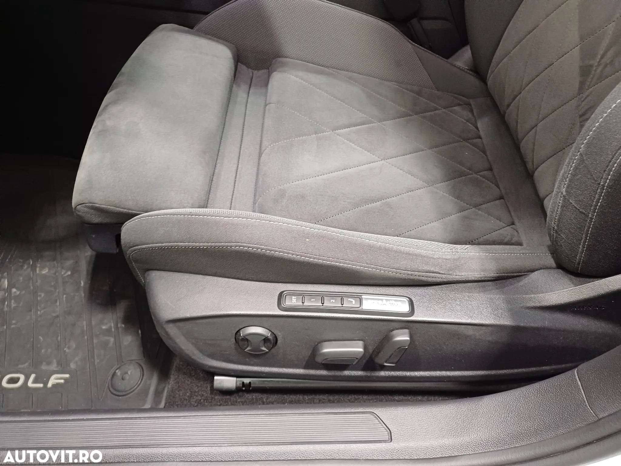 Volkswagen Golf 2.0 TDI DSG Style - 10