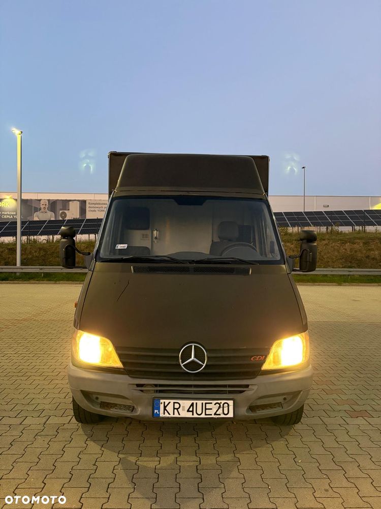 Mercedes-Benz Sprinter - 26