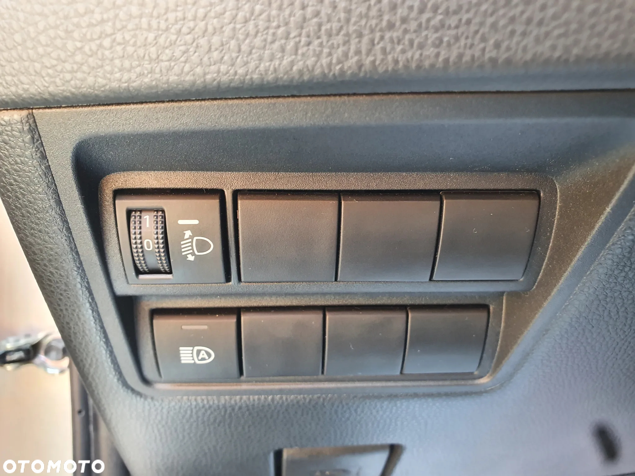 Toyota Yaris Hybrid 1.5 VVT-i Comfort mit Design Paket - 20