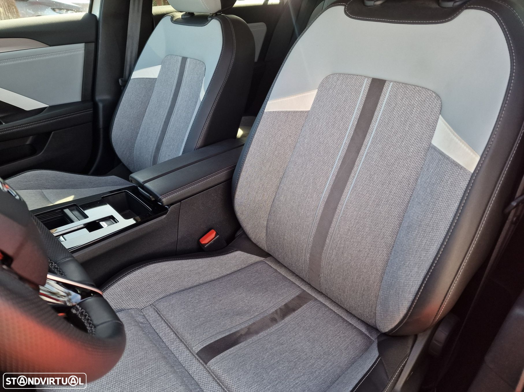 Opel Astra 1.2 T Elegance Aut. - 10