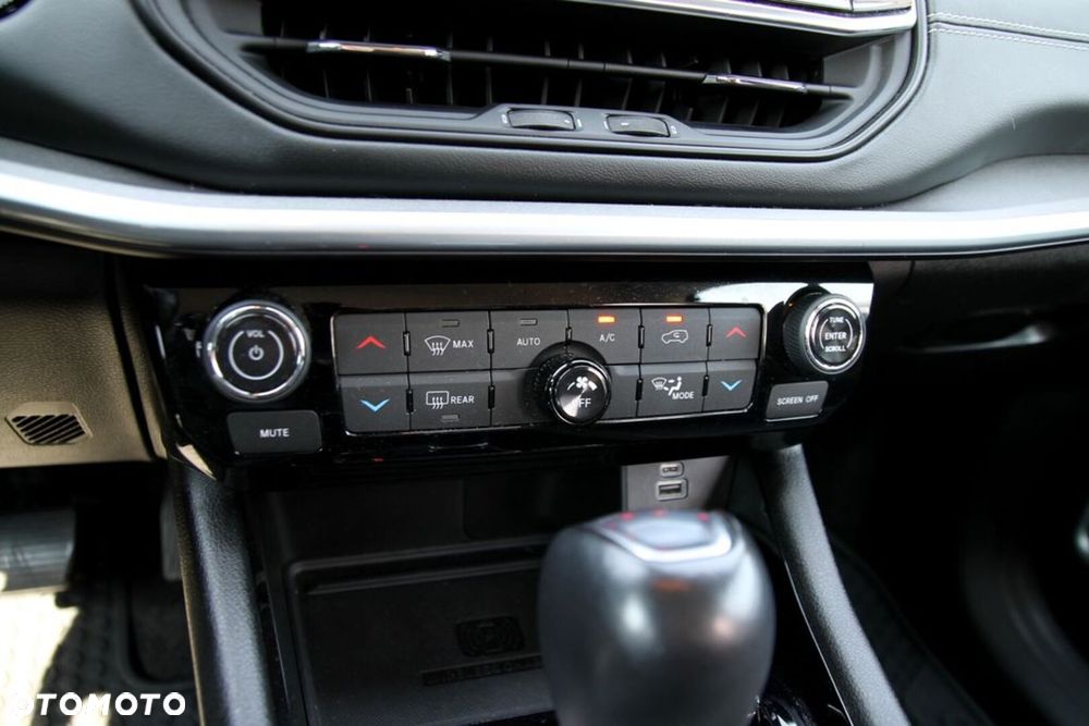 Jeep Compass - 23
