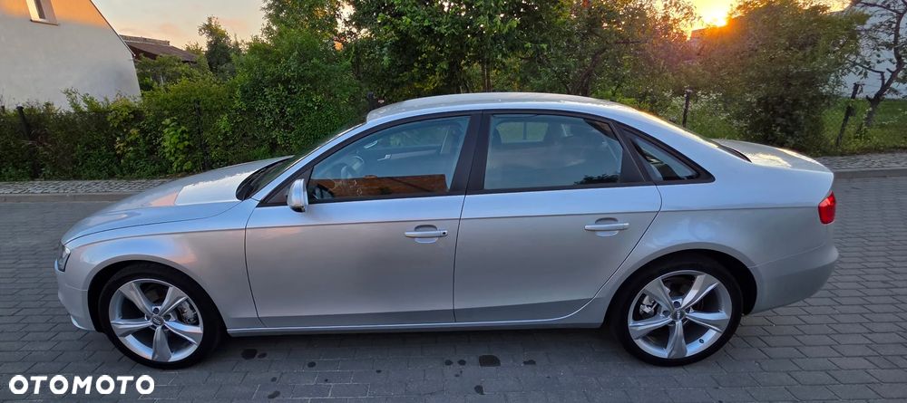 Audi A4 Limousine - 5