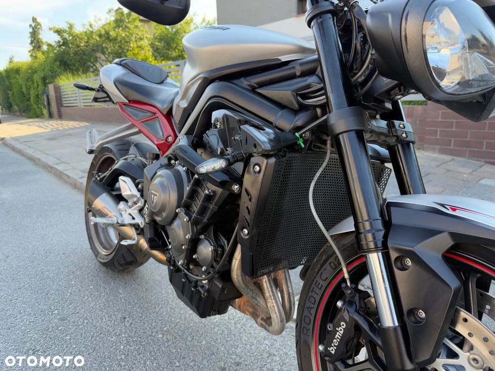 Triumph Street Triple - 14