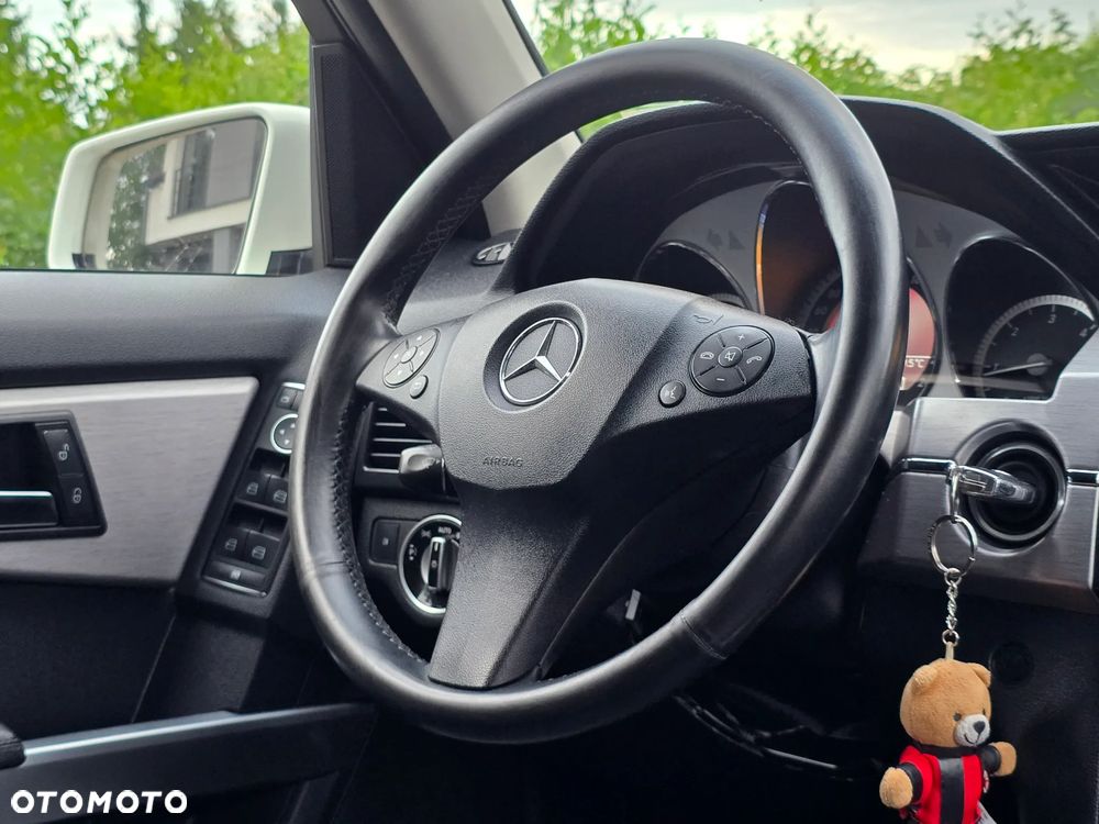 Mercedes-Benz GLK - 11