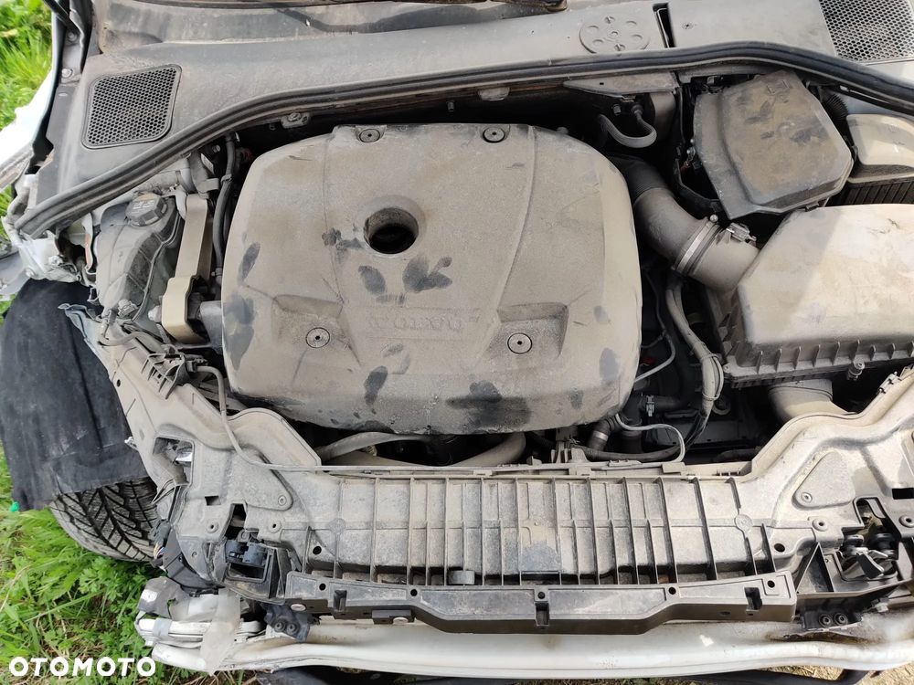 Volvo V60 Cross Country T5 AWD Geartronic Momentum - 5