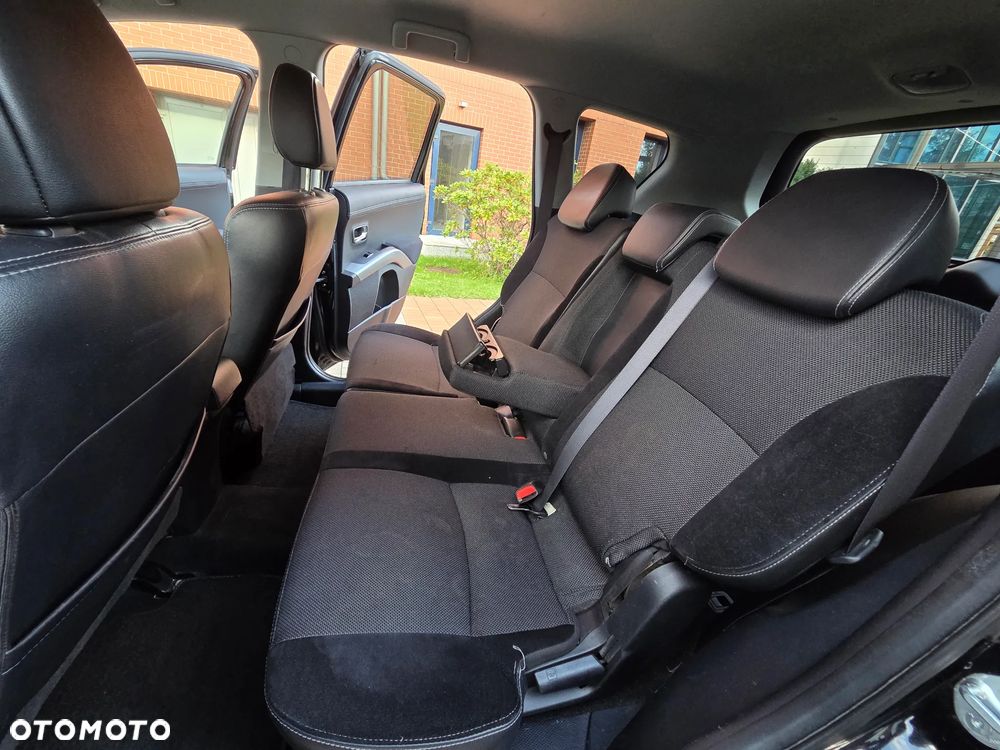 Mitsubishi Outlander 2.0 2WD Invite - 37