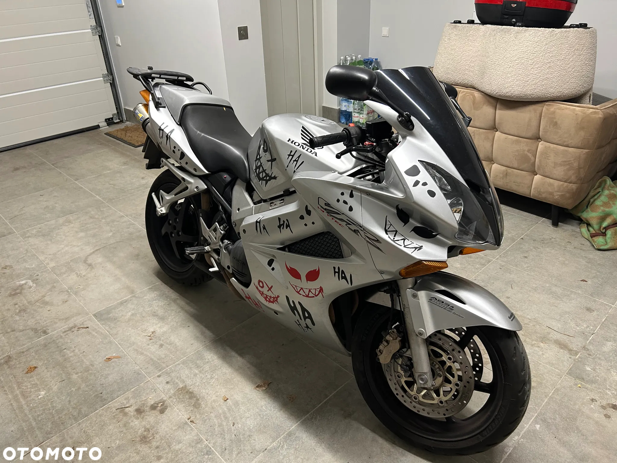 Honda VFR - 19