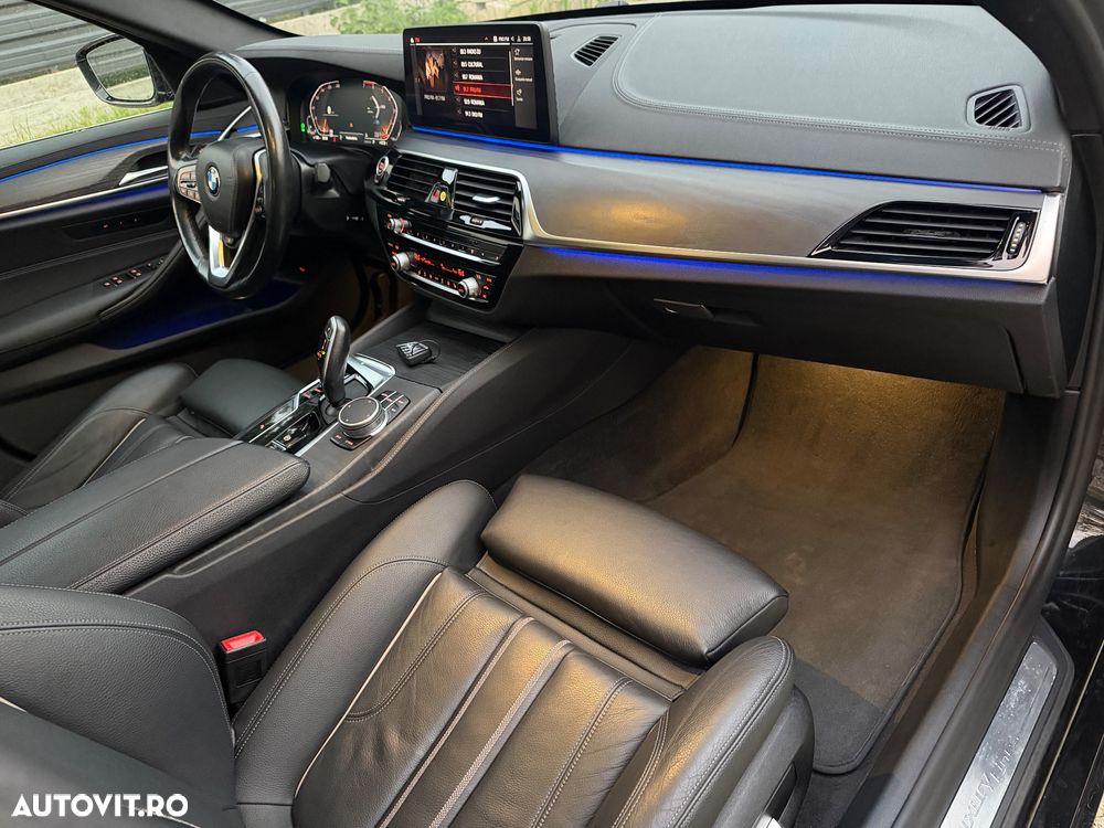 BMW Seria 5 530i Aut. Luxury Line - 11