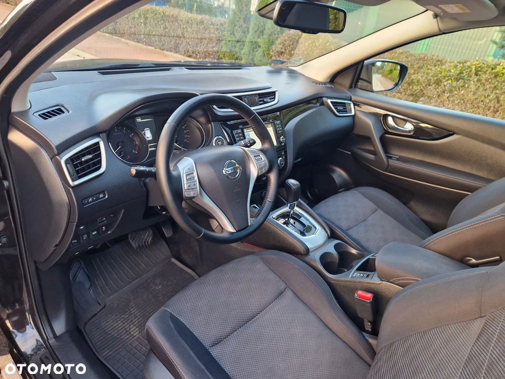 Nissan Qashqai - 25