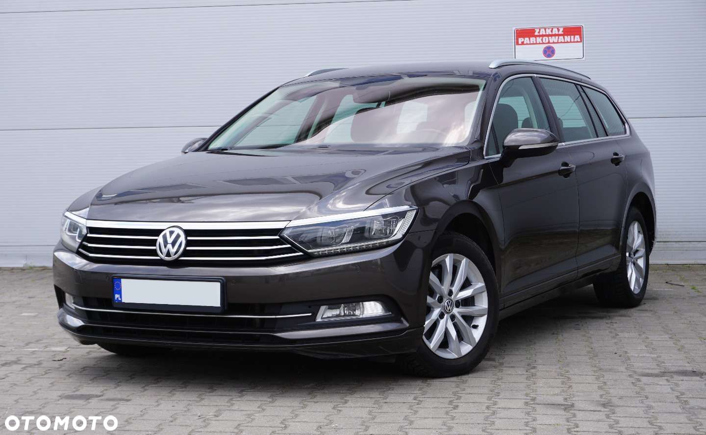 Volkswagen Passat - 1