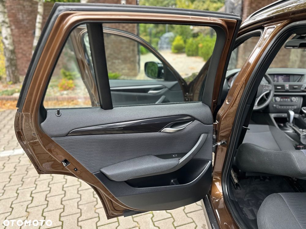 BMW X1 sDrive18i Sport Line - 30