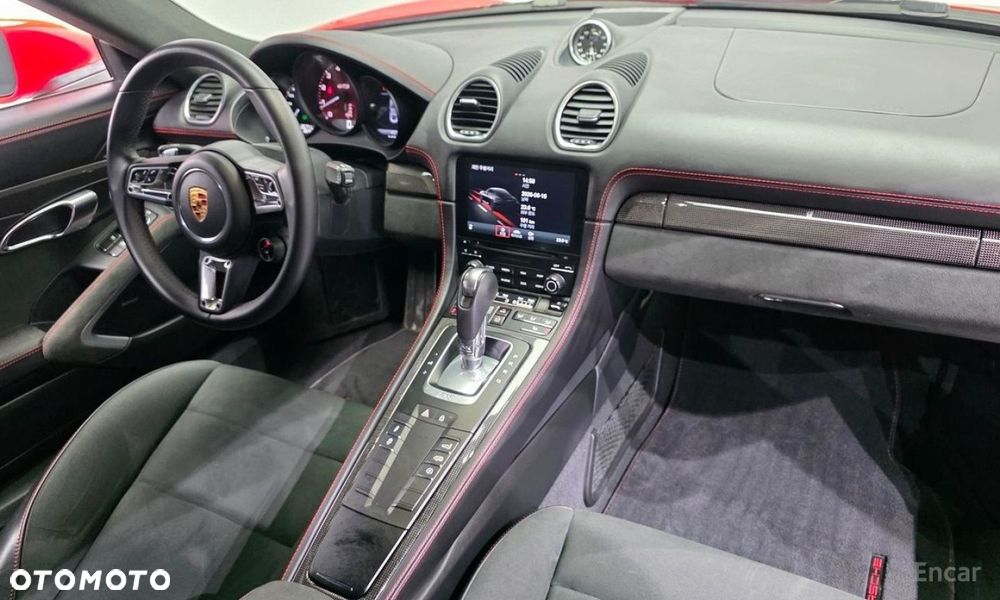 Porsche 718 Cayman - 11