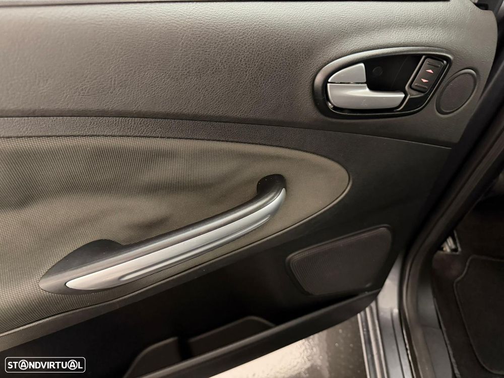 Ford S-Max 1.8 TDCi Titanium 7L - 13