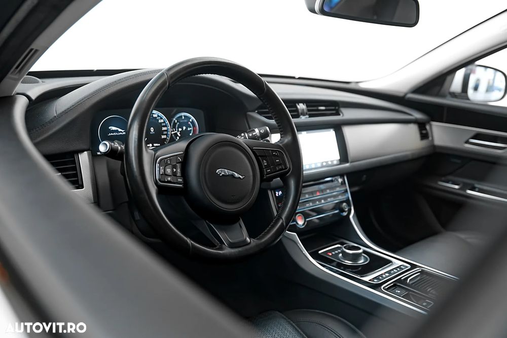 Jaguar XF 20d AWD Aut. Prestige - 24