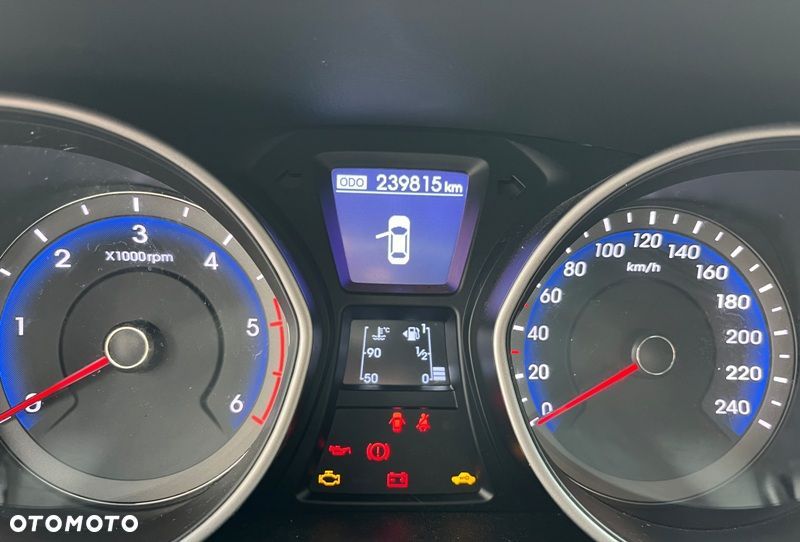 Hyundai i30 1.6 D Comfort - 8