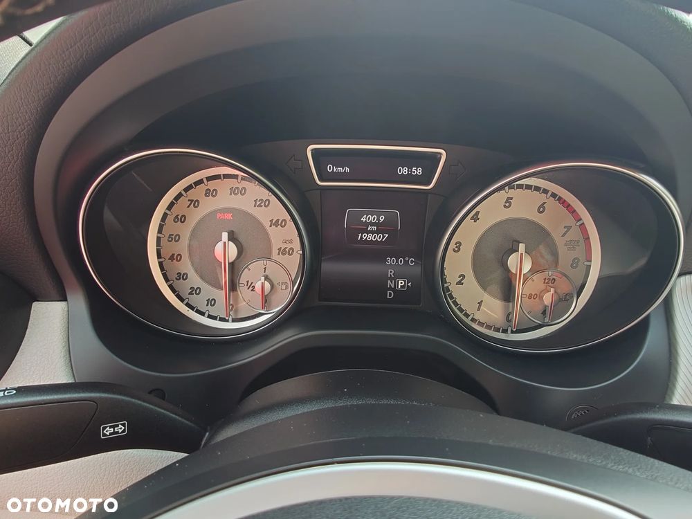 Mercedes-Benz CLA 250 4Matic 7G-DCT - 20