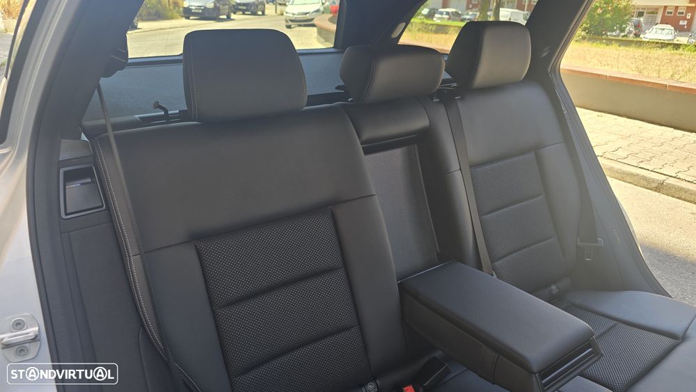 Mercedes-Benz E 300 Bluetec Hybrid Avantgarde - 27