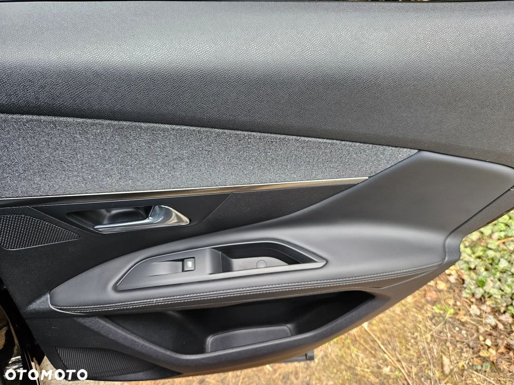 Peugeot 3008 PureTech 130 Stop & Start GPF Allure - 33