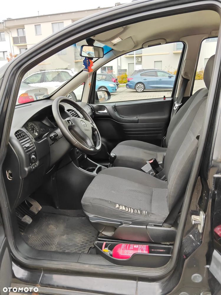 Opel Zafira 2004 photo 2