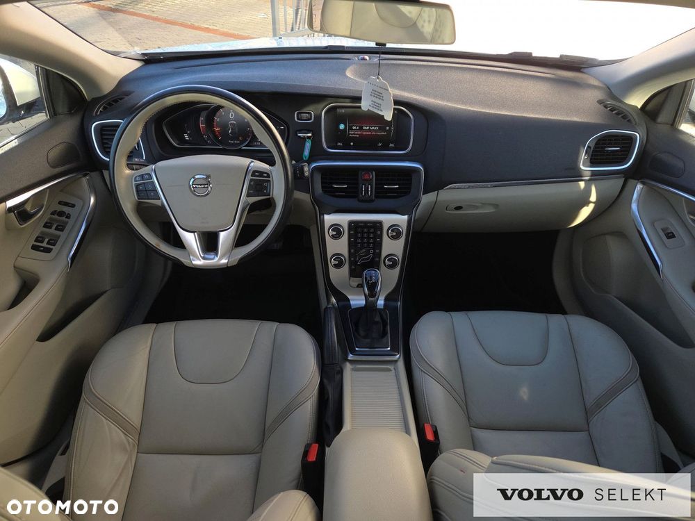 Volvo V40 - 11