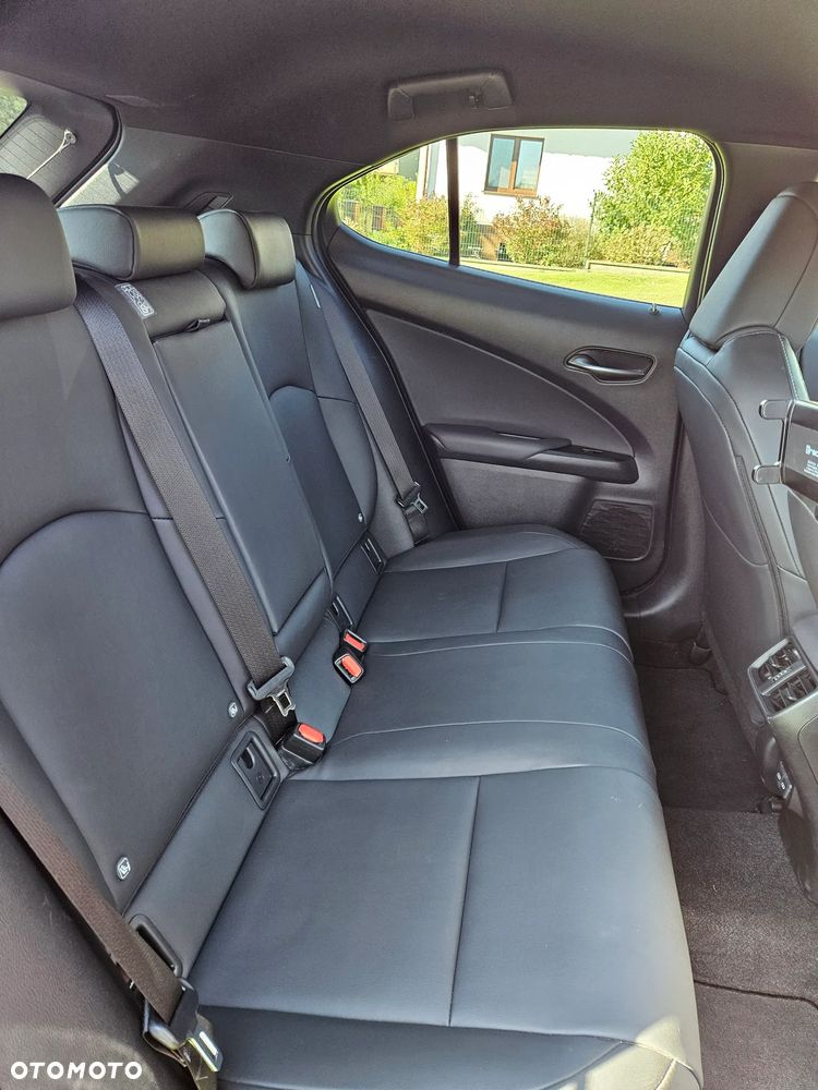 Lexus UX - 3