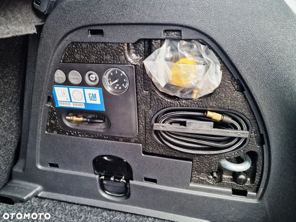 Opel Corsa 1.6 Turbo GSi - 37