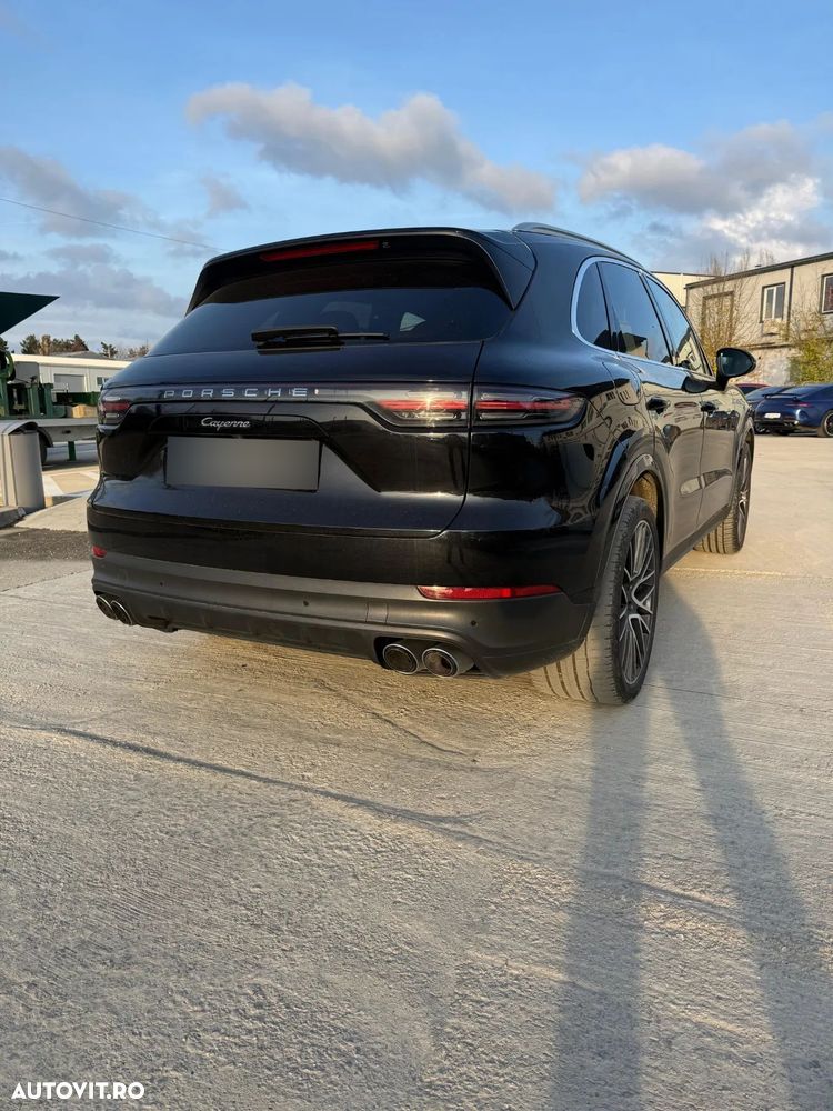 Porsche Cayenne - 2