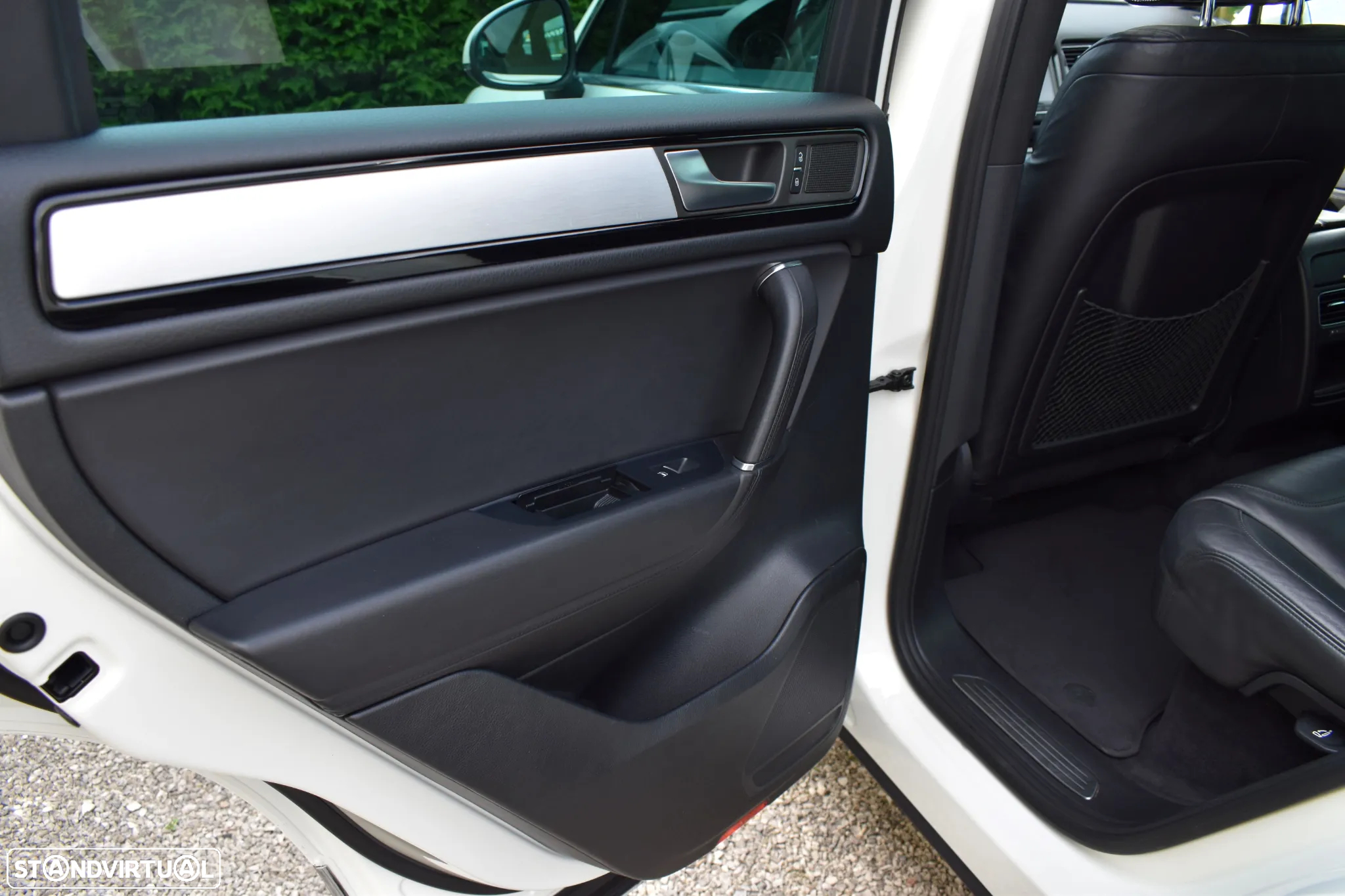 VW Touareg 3.0 TSI Hibrido - 12