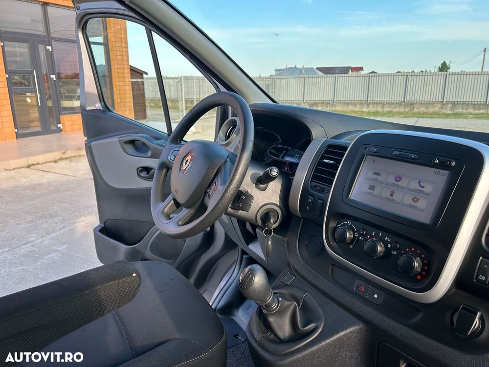 Renault Trafic 1.6 dCi 120 Grand Combi Authentique - 9