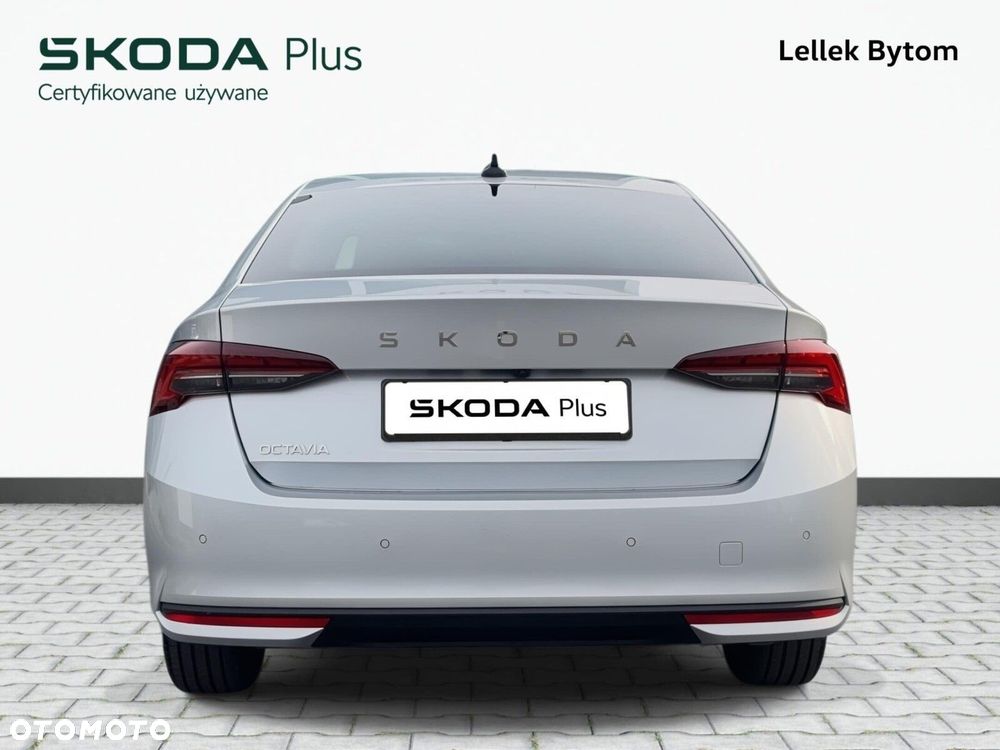 Skoda Octavia 2.0 TDI Selection DSG - 8