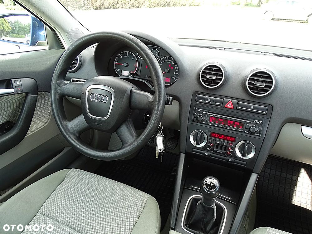 Audi A3 Sportback 1.9 TDI Ambiente - 36