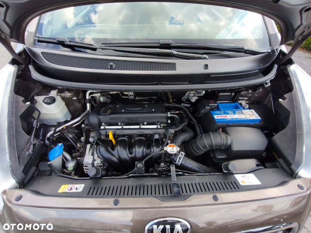 Kia Venga - 17