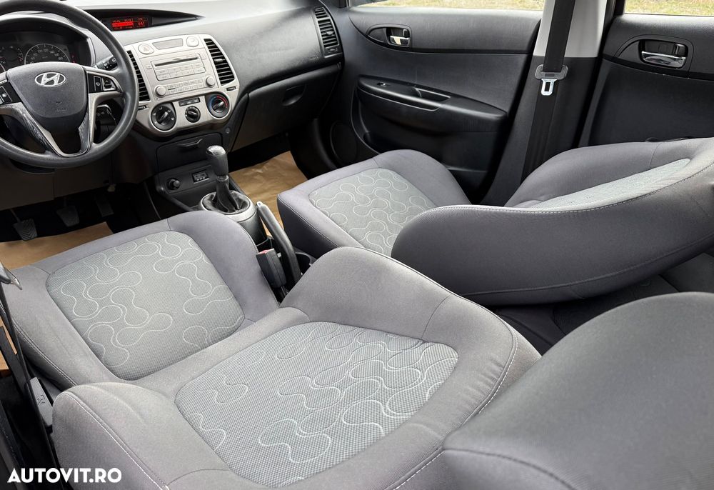 Hyundai i20 1.4 CRDI Style - 11