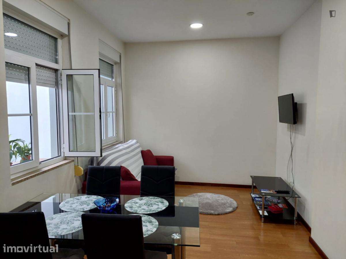 Apartamento com 1 quartos - localizado em Sé Porto - Grande imagem: 4/8
