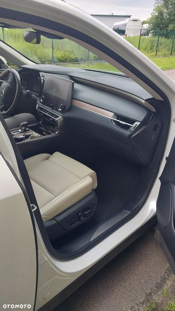 Lexus RX 350h Omotenashi - 7