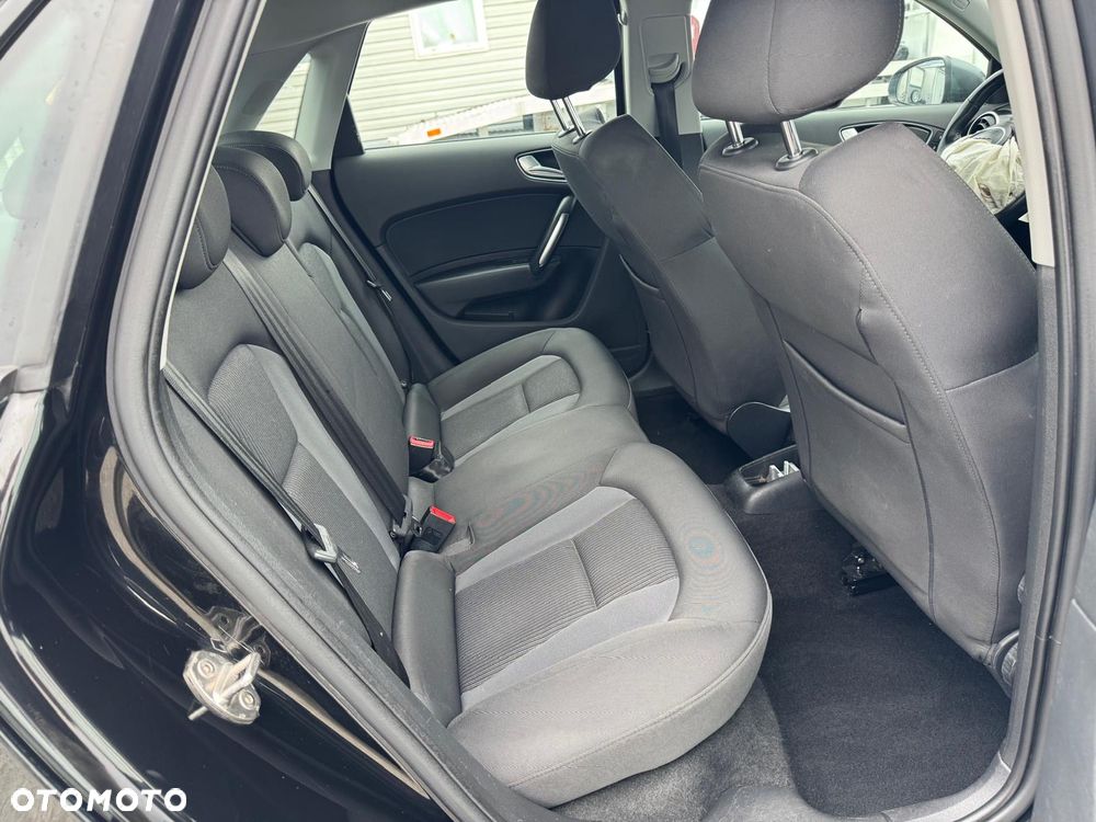 Audi A1 Sportback 1.6 TDI Design S tronic - 15