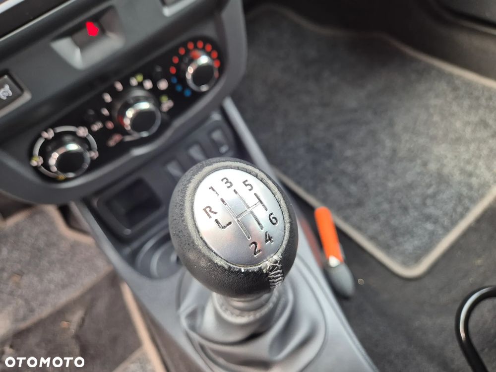 Dacia Duster 1.2 TCe Laureate S&S EU6 - 39