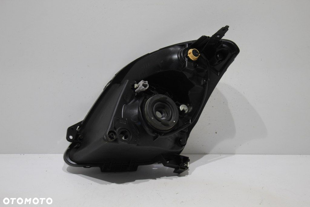 Suzuki Swift MK6 Lift Lampa Przód Przednia Prawa Europa 05r Ładna - 2
