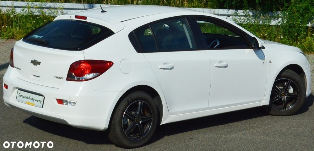 Chevrolet Cruze - 12