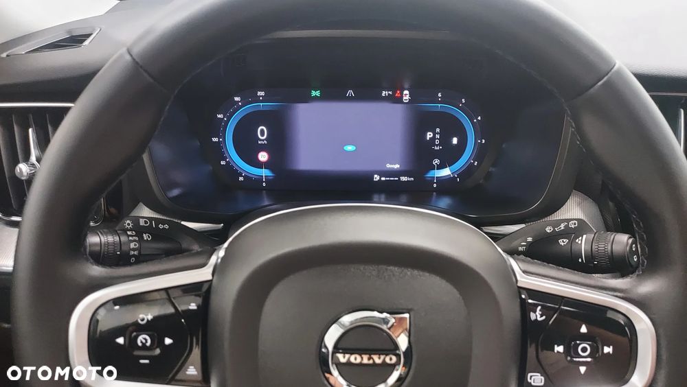 Volvo XC 60 B4 D Plus Dark - 22