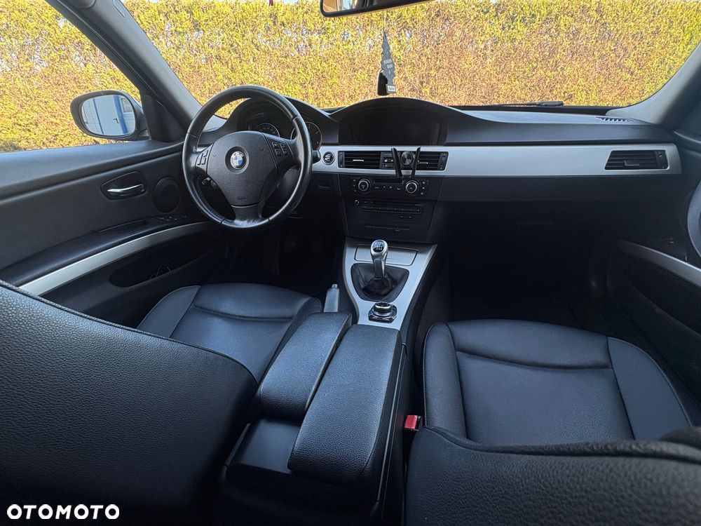 BMW Seria 3 318d - 8
