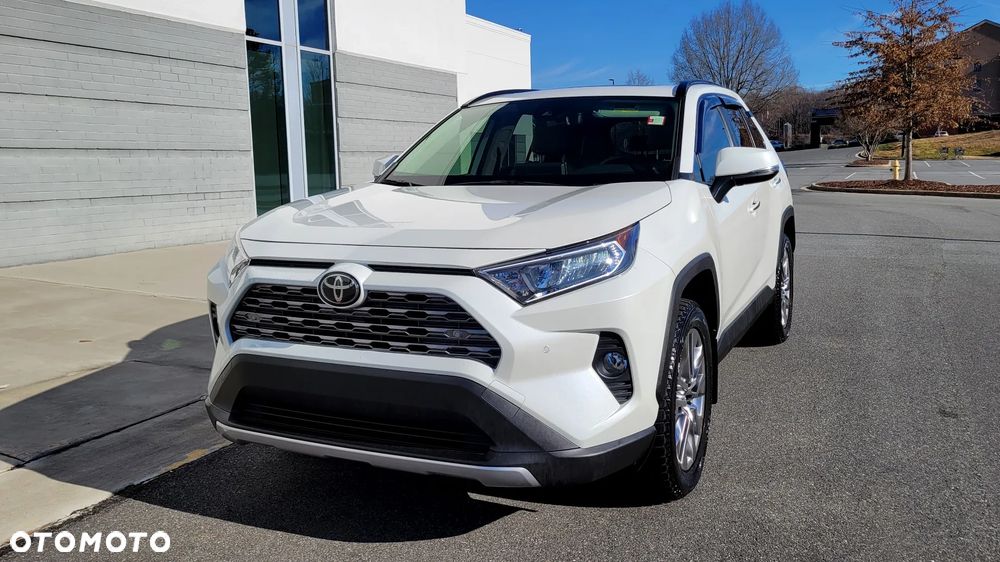 Toyota RAV4 2.5 XLE - 2