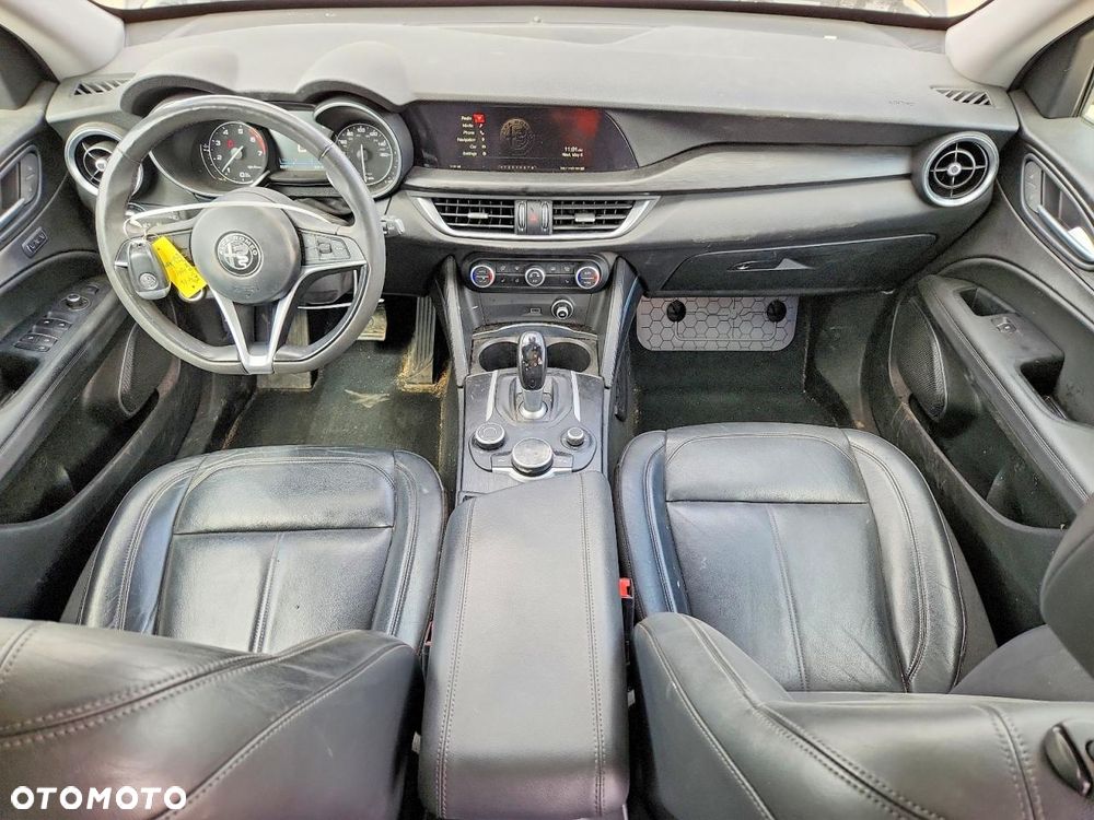 Alfa Romeo Stelvio 2.0 Turbo 16V AT8-Q4 Ti - 7