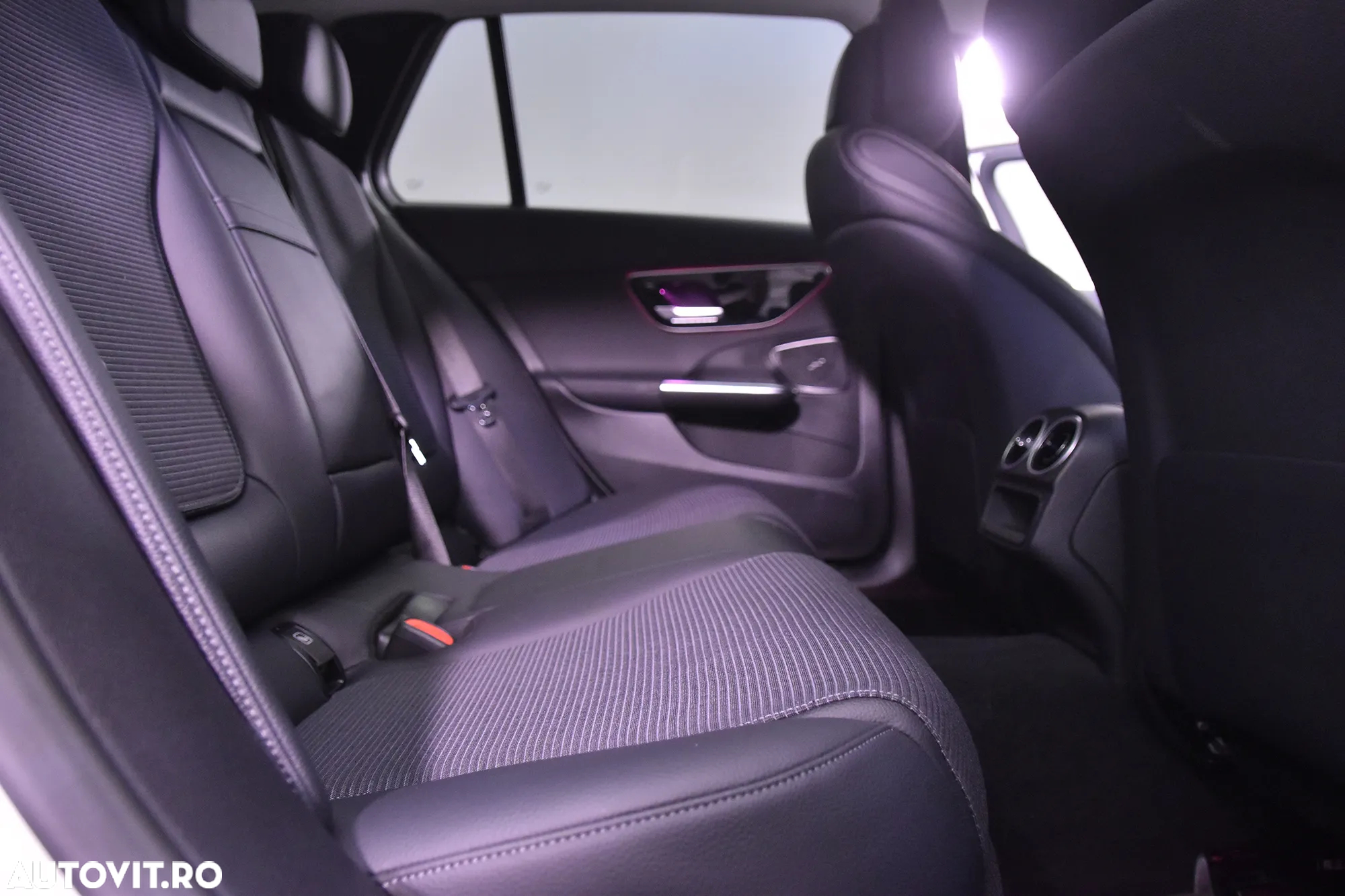 Mercedes-Benz C 220 d 4Matic T 9G-TRONIC - 13