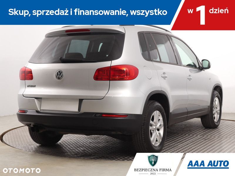 Volkswagen Tiguan - 7