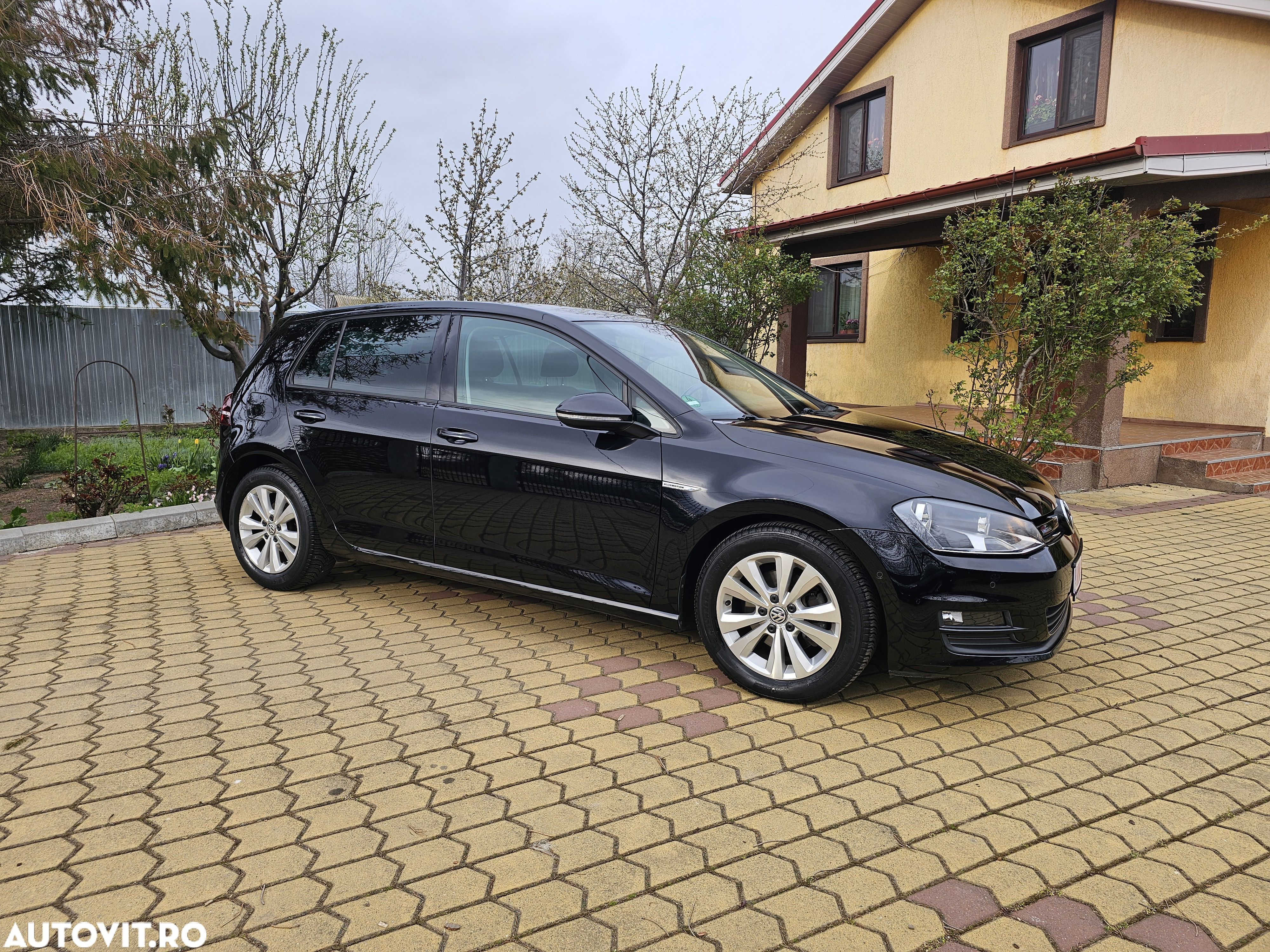 Volkswagen Golf 1.6 TDI BlueMotion Comfortline - 1