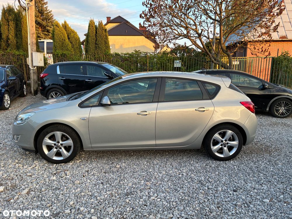 Opel Astra 1.6 Design Edition - 4