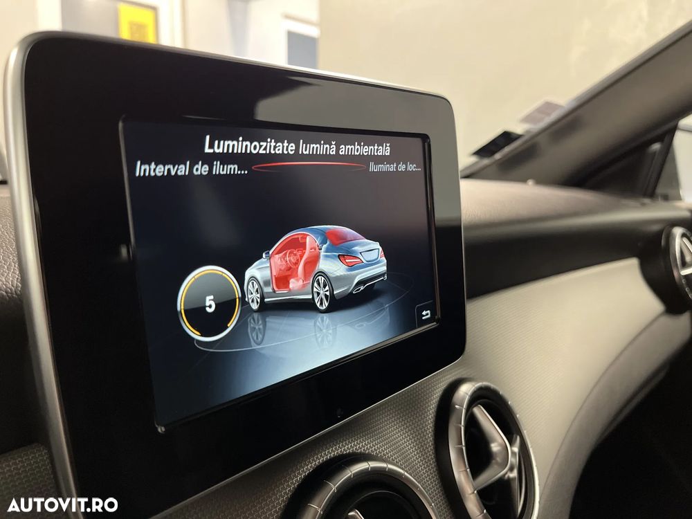Mercedes-Benz CLA 180 7G-DCT Urban - 19