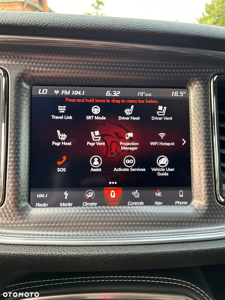 Dodge Challenger 6.2 Hellcat - 13