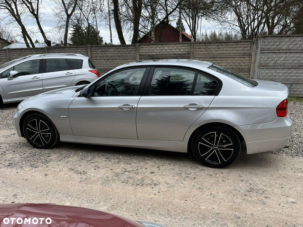 BMW Seria 3 318i - 8